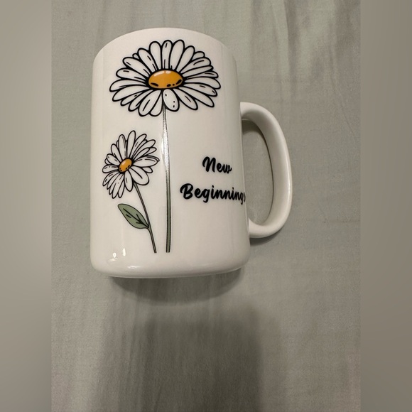 White Daisy Mug with 'New Beginnings' Design - Picture 3 of 5